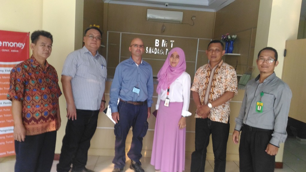 Kunjungan Manajer Holcim